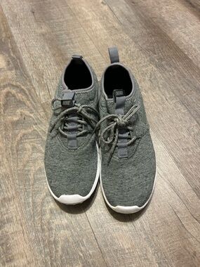 Nike Women’s Grey Juvenate TP